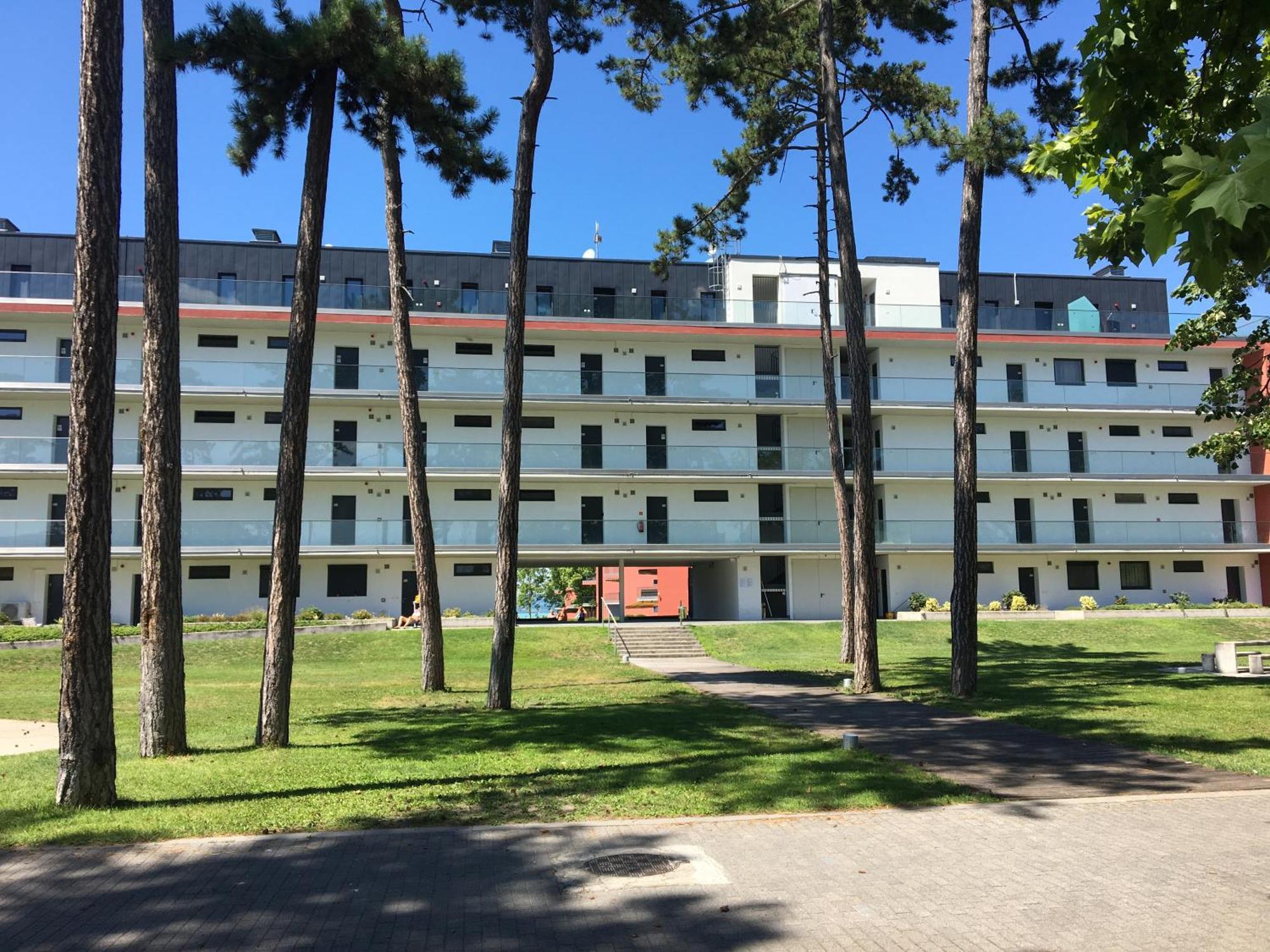 בלטונללה Butique Apartman Grand מראה חיצוני תמונה